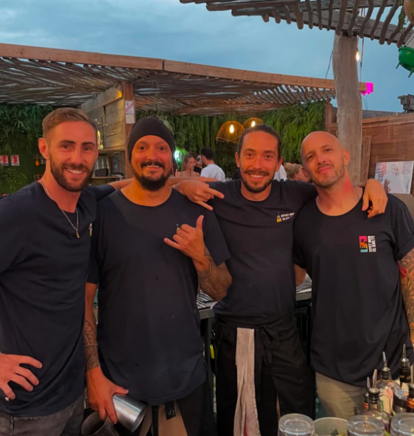 équipe matériel de bar, bartenders passionnés